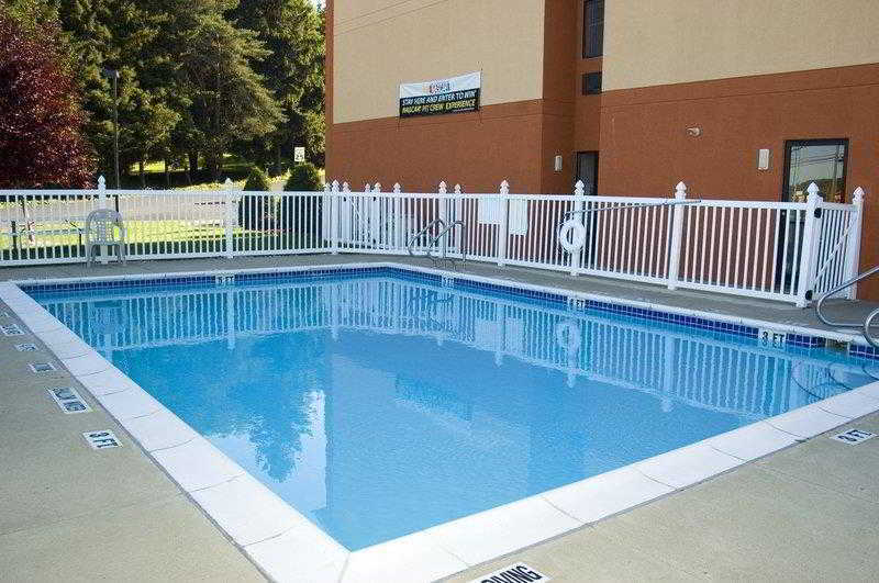 Best Western Plus Executive Inn St. Marys Facilities photo