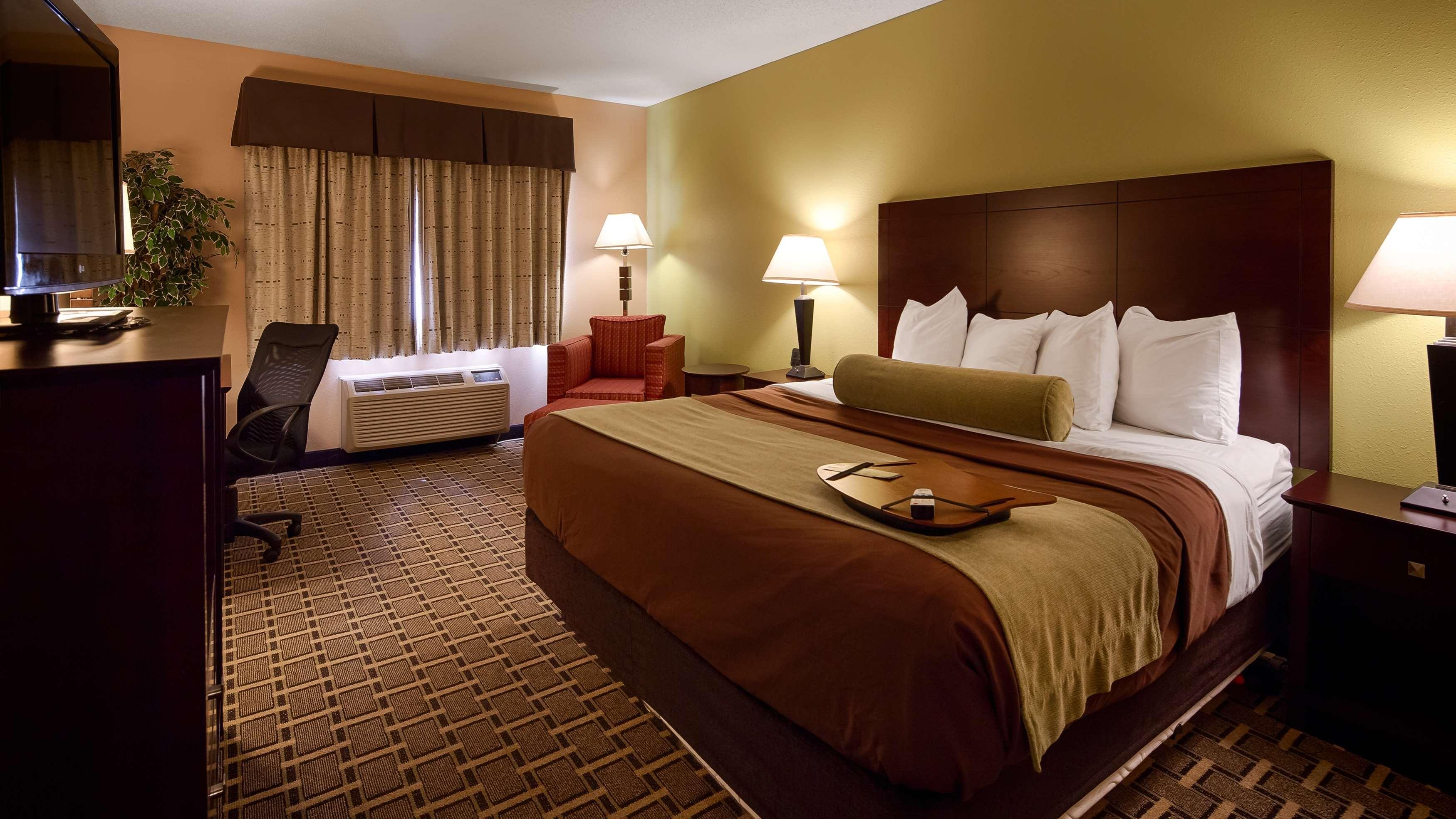 Best Western Plus Executive Inn St. Marys Exterior photo