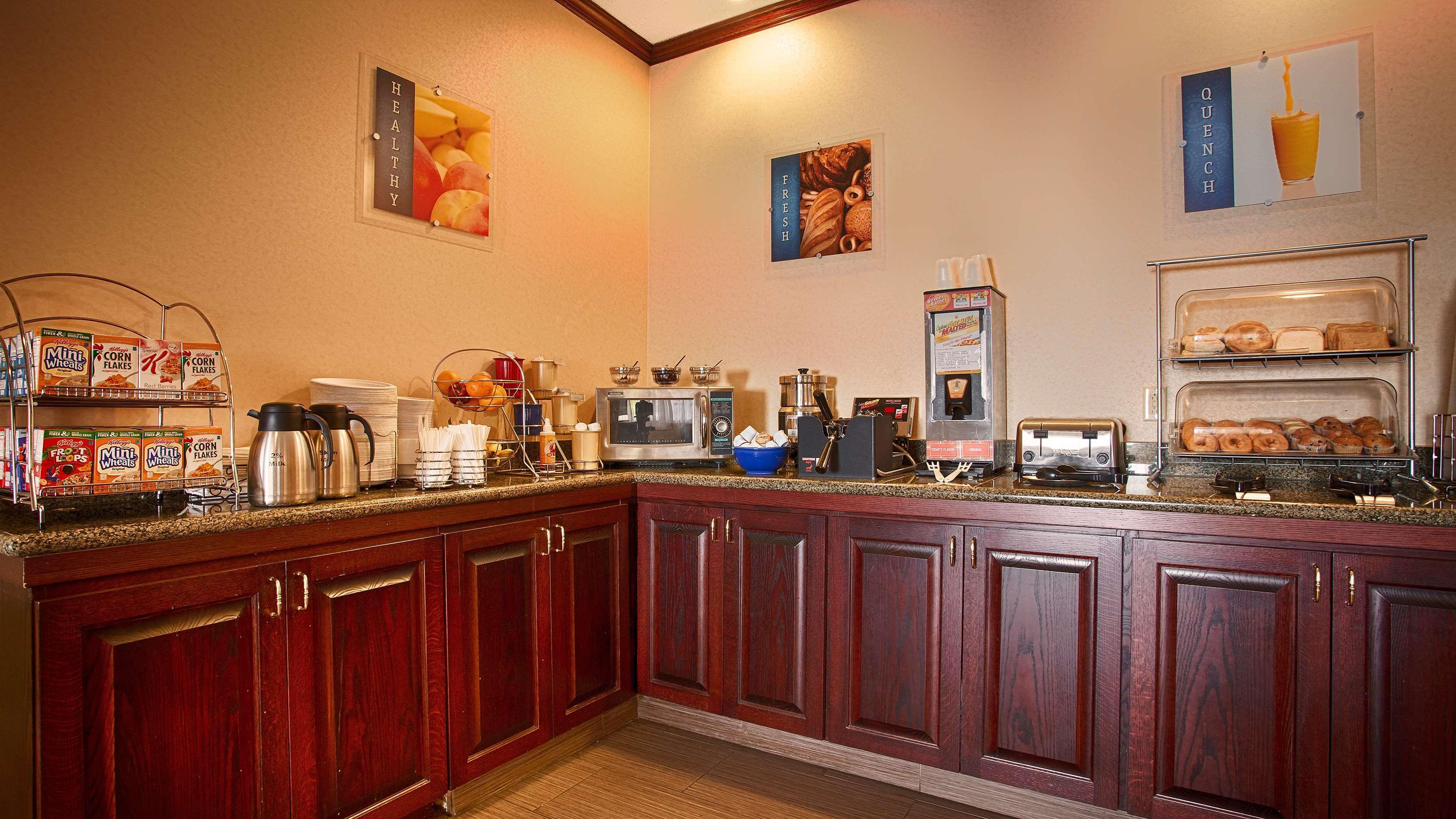 Best Western Plus Executive Inn St. Marys Exterior photo
