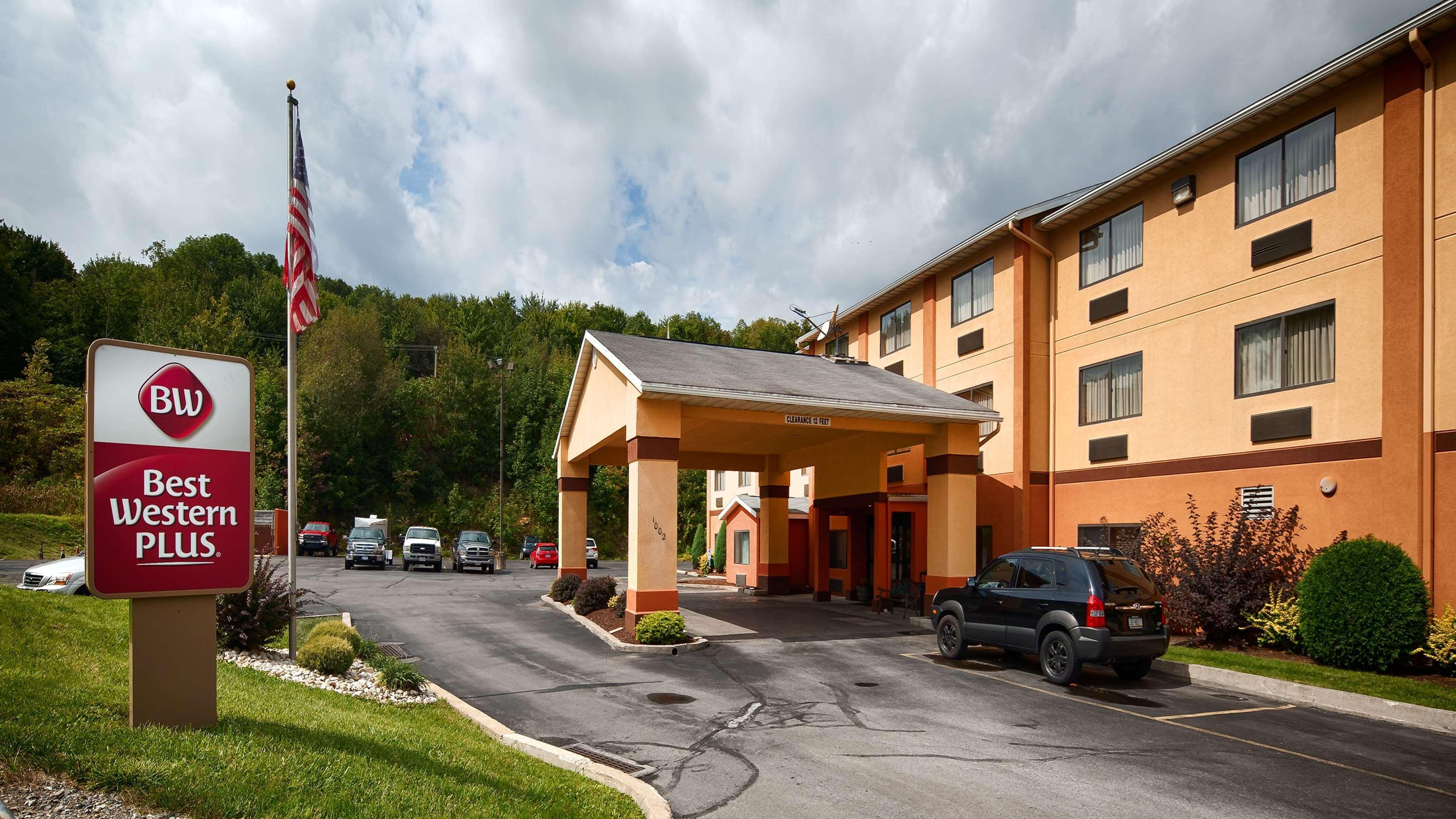 Best Western Plus Executive Inn St. Marys Exterior photo